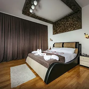 Trieste 3*, Mestre Włochy